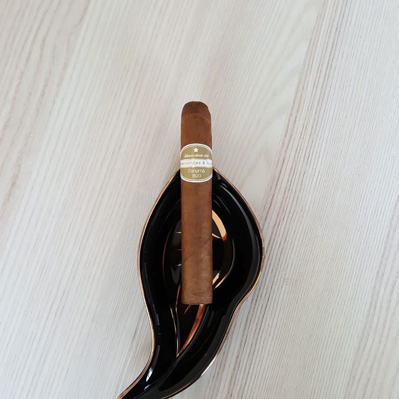 Hernandez & Ruiz - Robusto